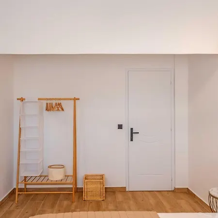 Grouzi Residences