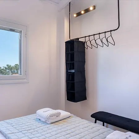 Grouzi Residences *