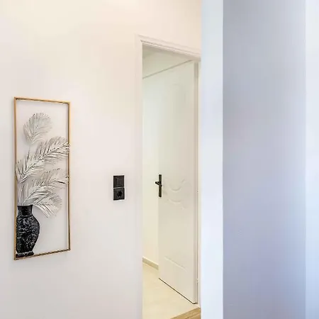 Grouzi Residences Апартаменты *