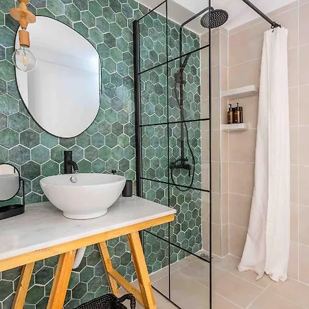 Grouzi Residences