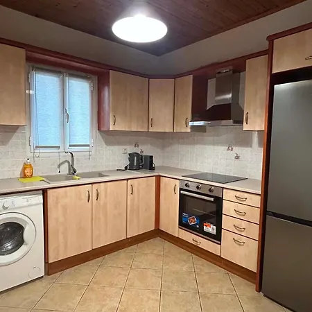 Grouzi Residences Апартаменты *