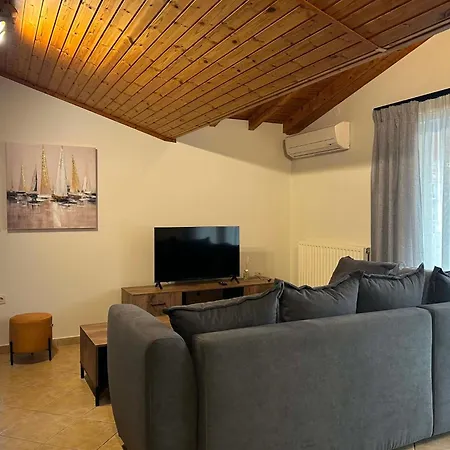 Grouzi Residences Апартаменты *